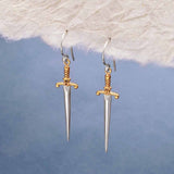 Zilveren/bronzen oorbellen zwaard