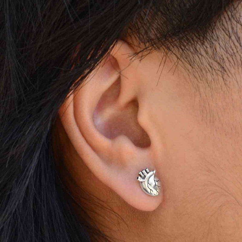 Zilveren oorbellen anatomisch hart (studs) - Fairy Positron