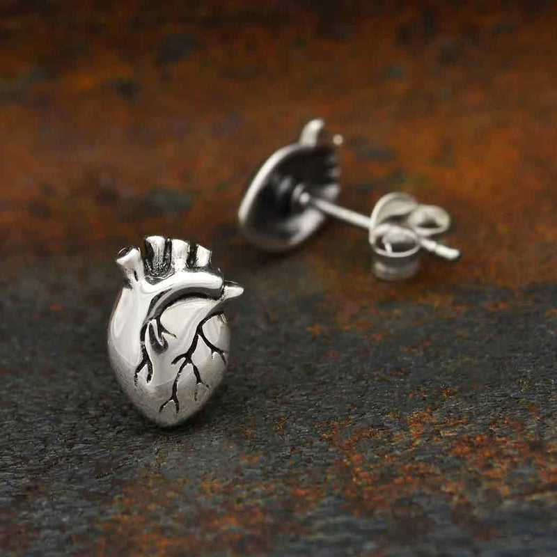 Zilveren oorbellen anatomisch hart (studs) - Fairy Positron