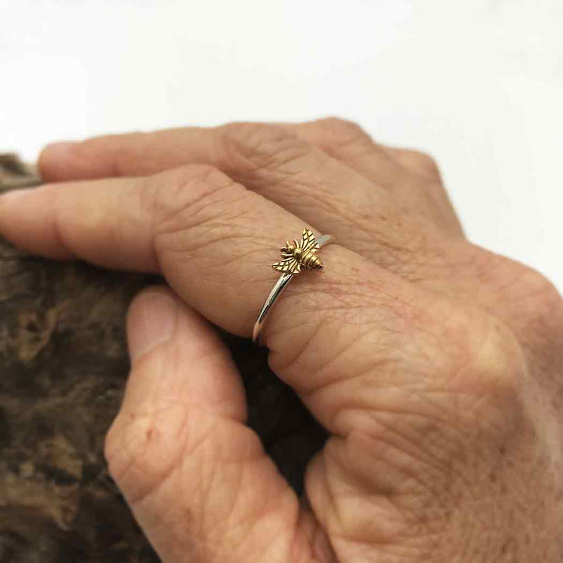 Zilveren ring met bronzen bij - Fairy Positron